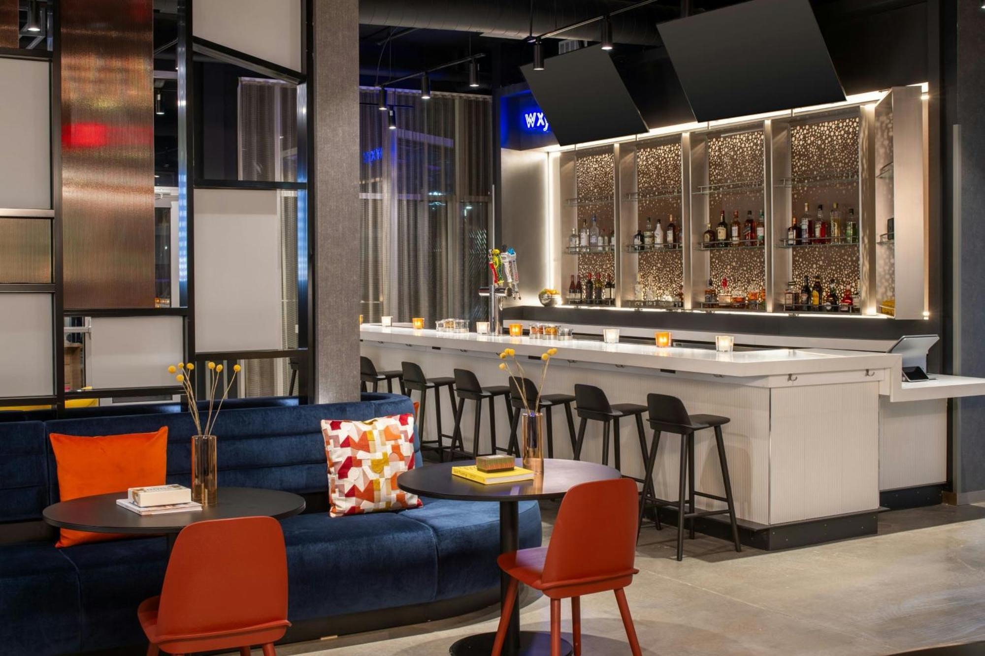 Aloft Sacramento Airport Natomas Hotel Exterior photo