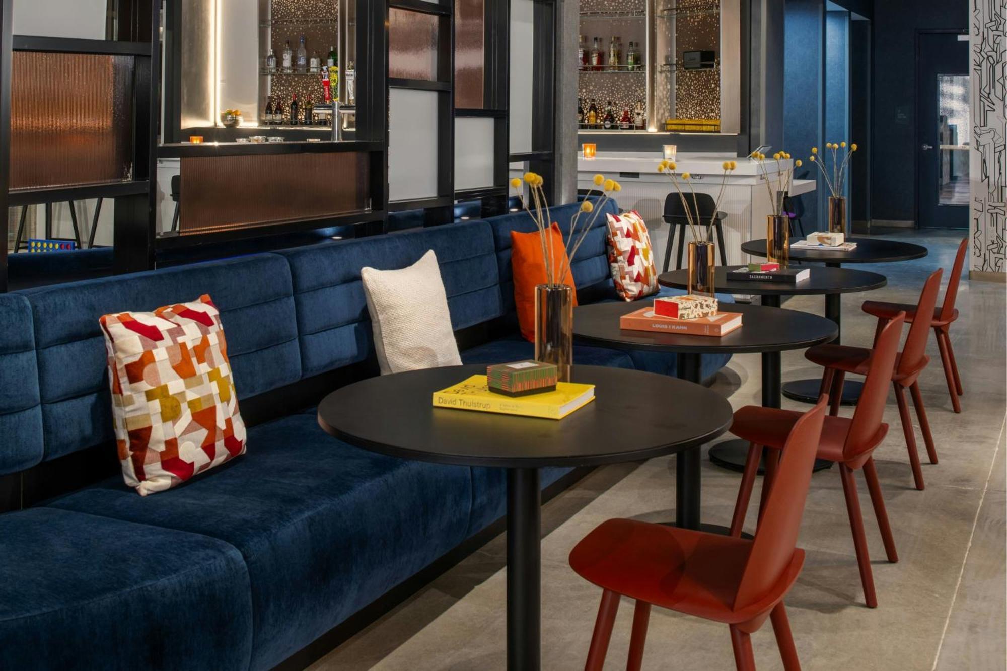 Aloft Sacramento Airport Natomas Hotel Exterior photo