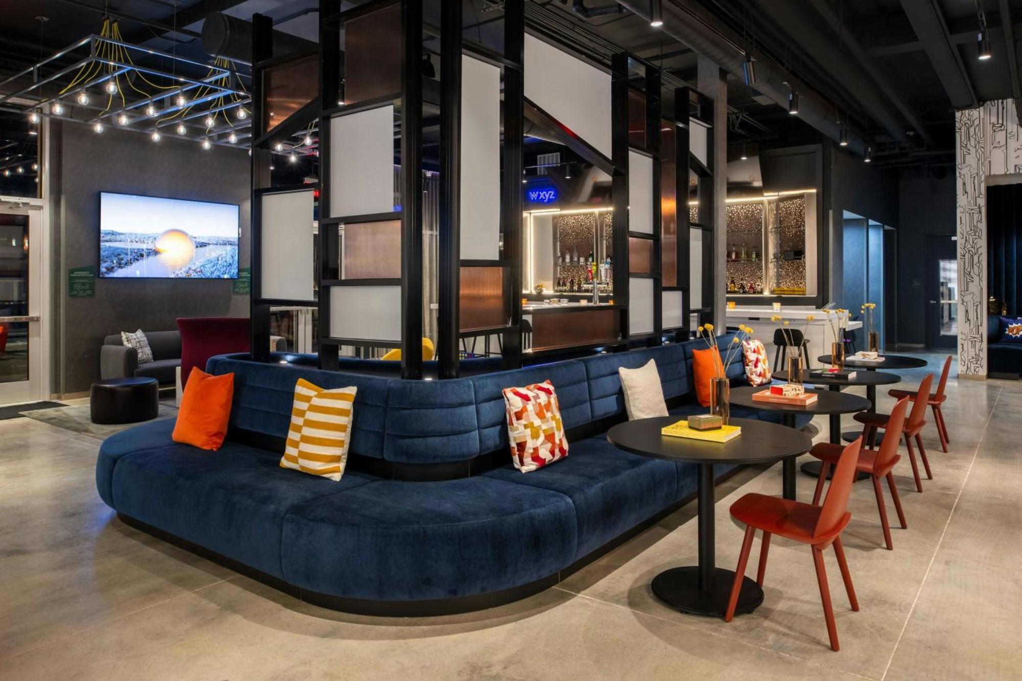 Aloft Sacramento Airport Natomas Hotel Exterior photo
