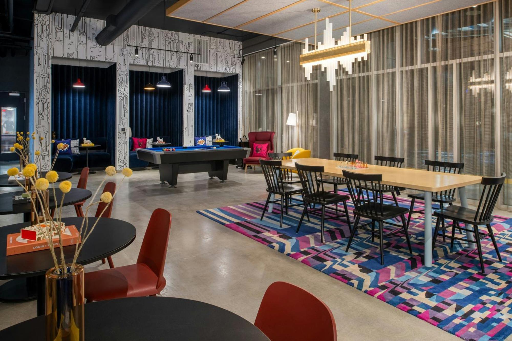 Aloft Sacramento Airport Natomas Hotel Exterior photo